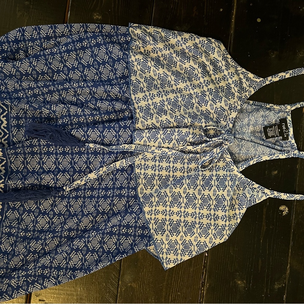 Women’s Ruffled Tank - Picture 2 of 4